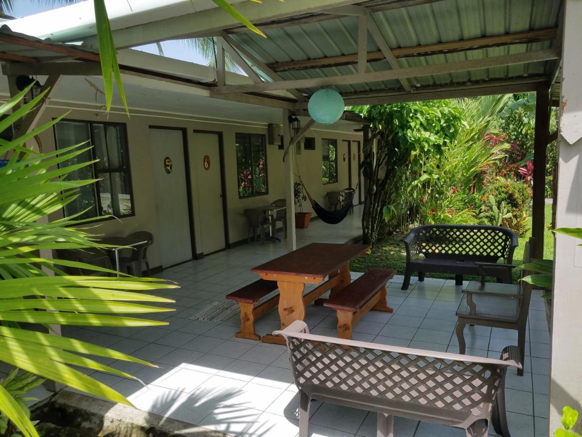 Hotel El Colibri Rojo - Cabinas - Le Colibri Rouge Cahuita Exterior photo